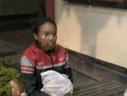 Polisi Evakuasi Perempuan Lemas yang Tertidur di Pinggir Jalan, Berhasil Dipertemukan dengan Keluarga